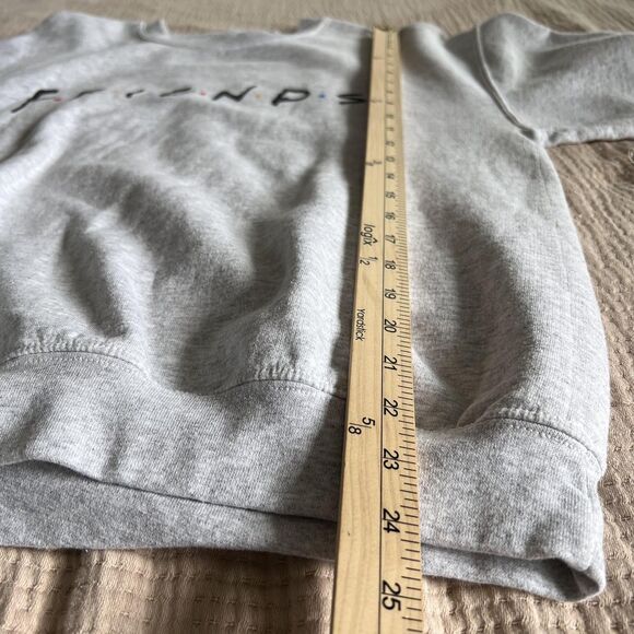 Friends Sweatshirt Women Medium Crewneck Television Series 90s Pullover Shirt - Picture 9 of 10